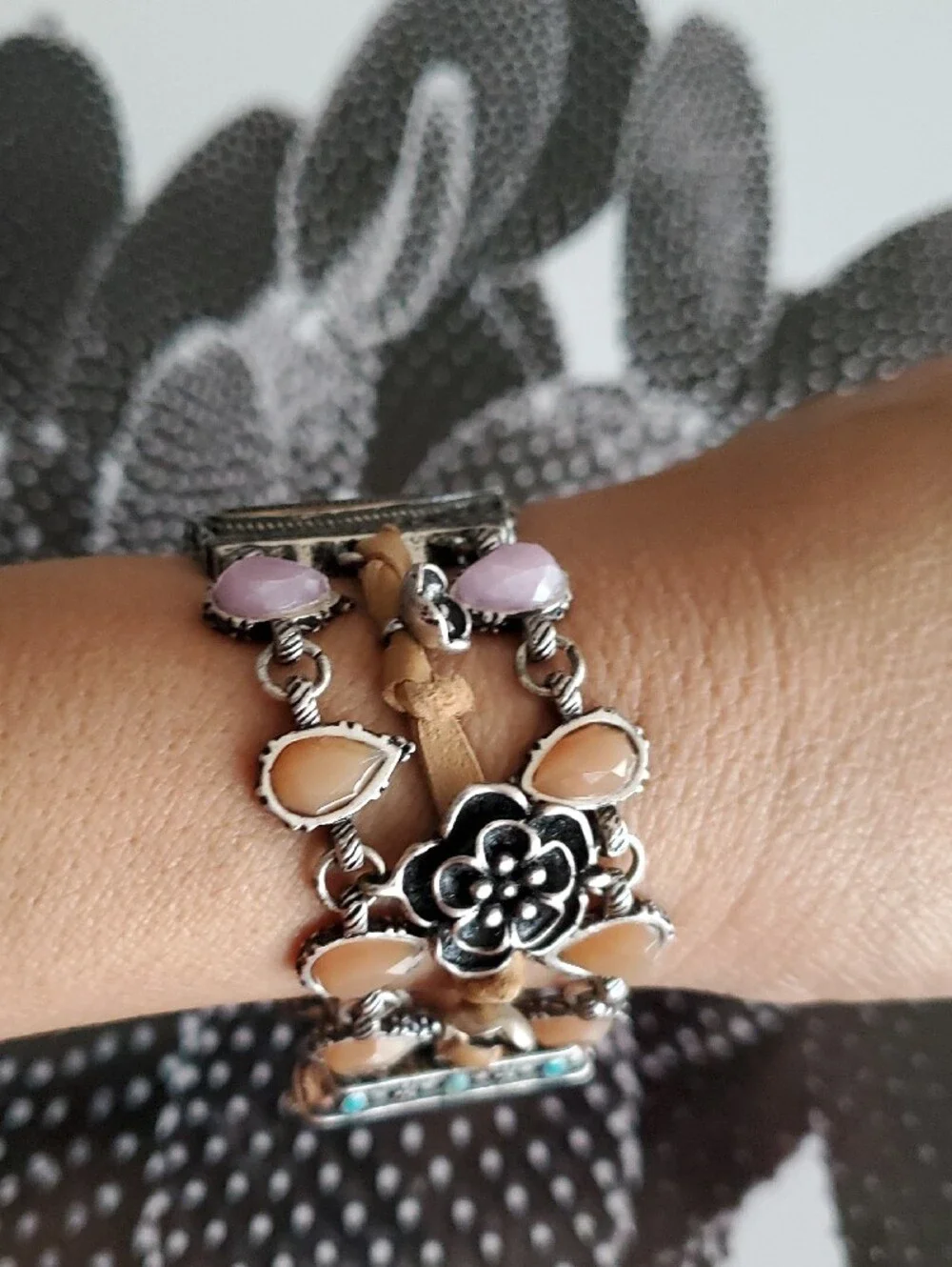 Vintage-Inspired Lucky Brand Silver Tone Bracelet Pale Pink Stones Boho - Picture 3 of 9